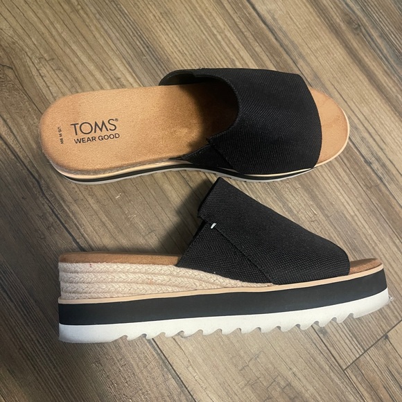Toms Shoes - TOMS Women's Black Slide Sandals worn once! Size 9
